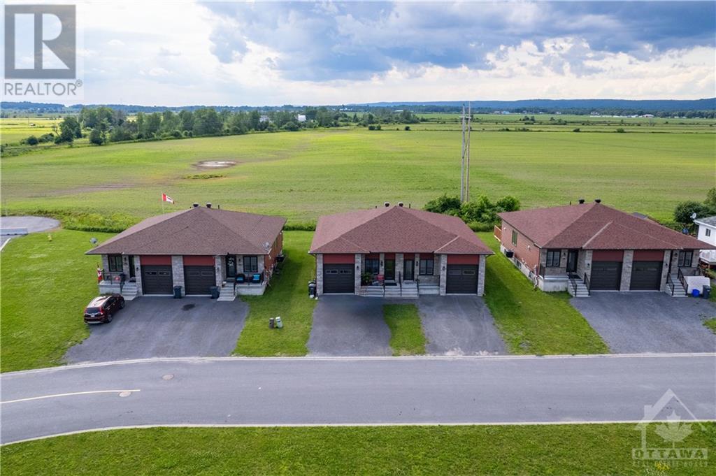 1043 Jacynthe Street, Hawkesbury, Ontario  K6A 3V9 - Photo 2 - 1402060