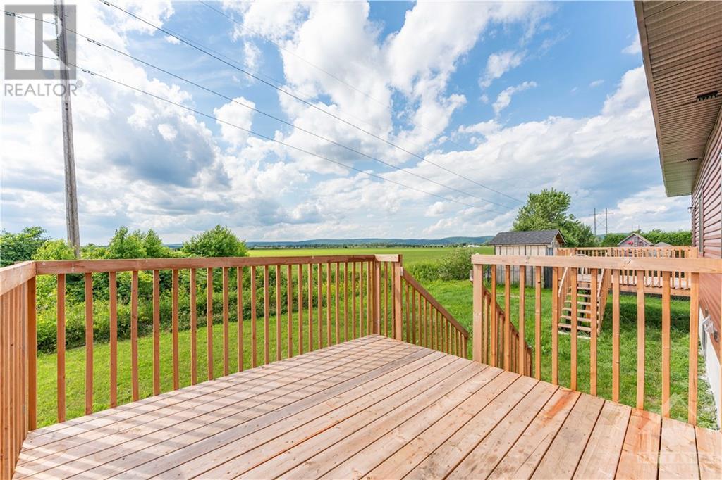 1043 Jacynthe Street, Hawkesbury, Ontario  K6A 3V9 - Photo 3 - 1402060