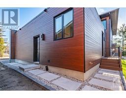 888 MELWOOD AVENUE