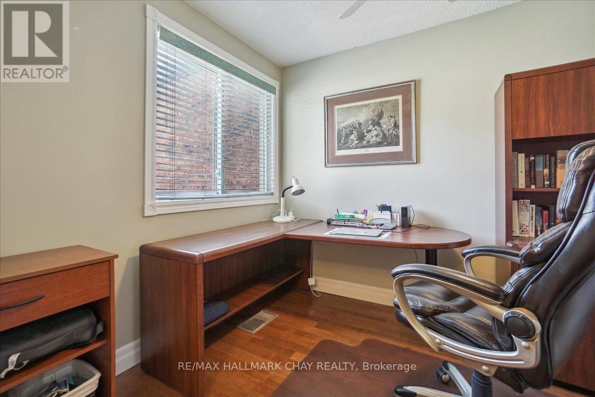 195 Collier Street, Barrie (City Centre), Ontario  L4M 5L5 - Photo 25 - S9032557