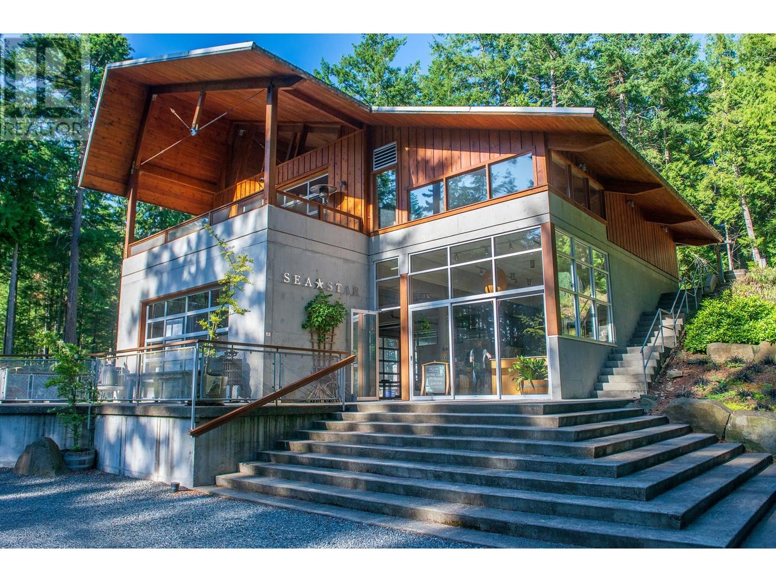 6621 Harbour Hill Drive, Pender Island, British Columbia  V0N 2M1 - Photo 3 - C8060892