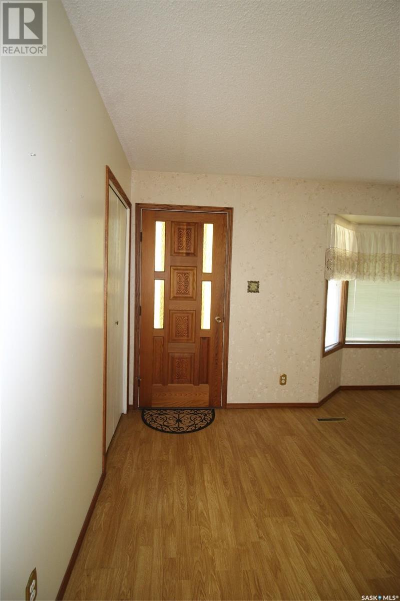 496 3rd Avenue E, Shaunavon, Saskatchewan  S0N 2M0 - Photo 11 - SK976344