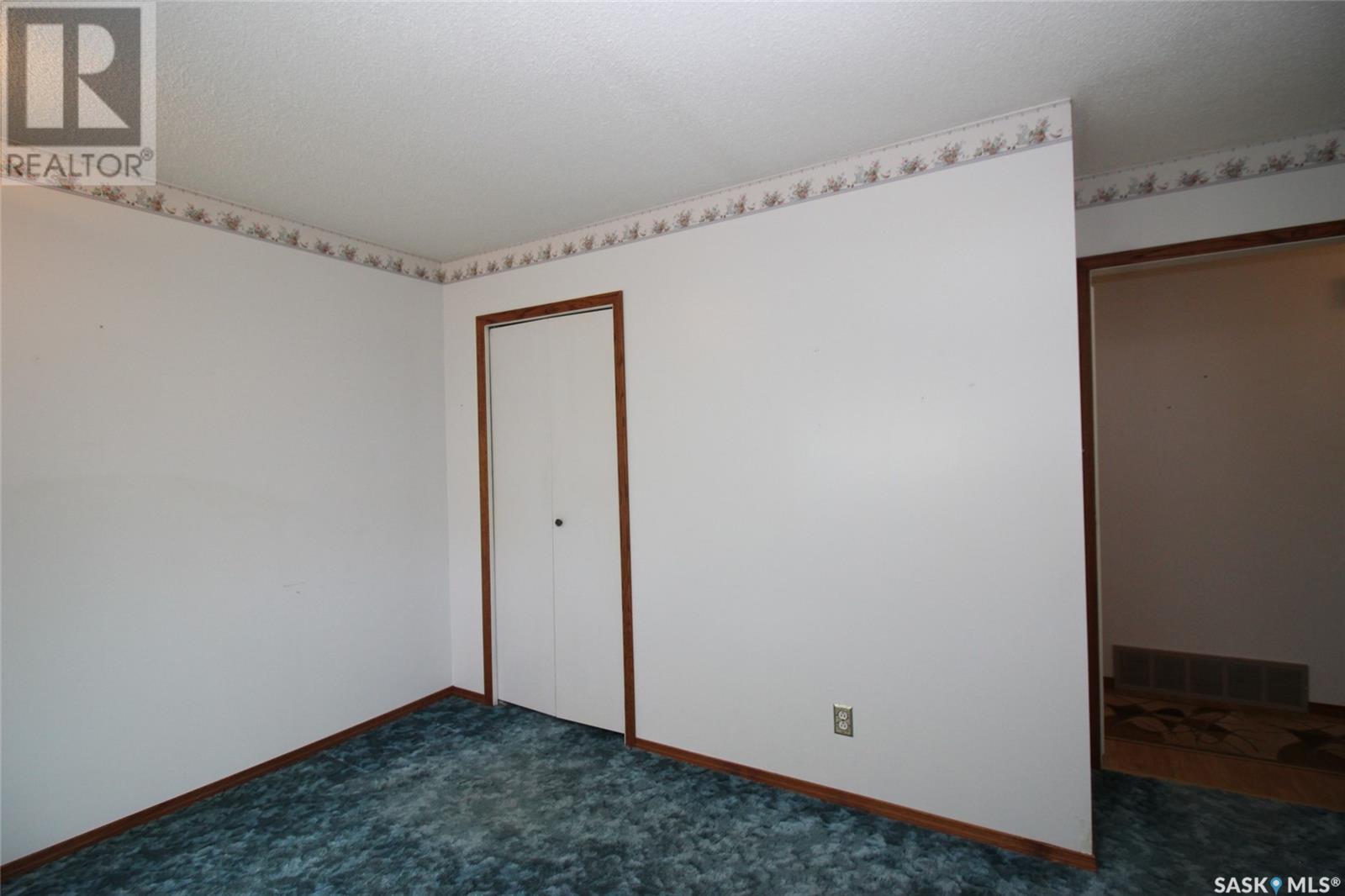 496 3rd Avenue E, Shaunavon, Saskatchewan  S0N 2M0 - Photo 21 - SK976344