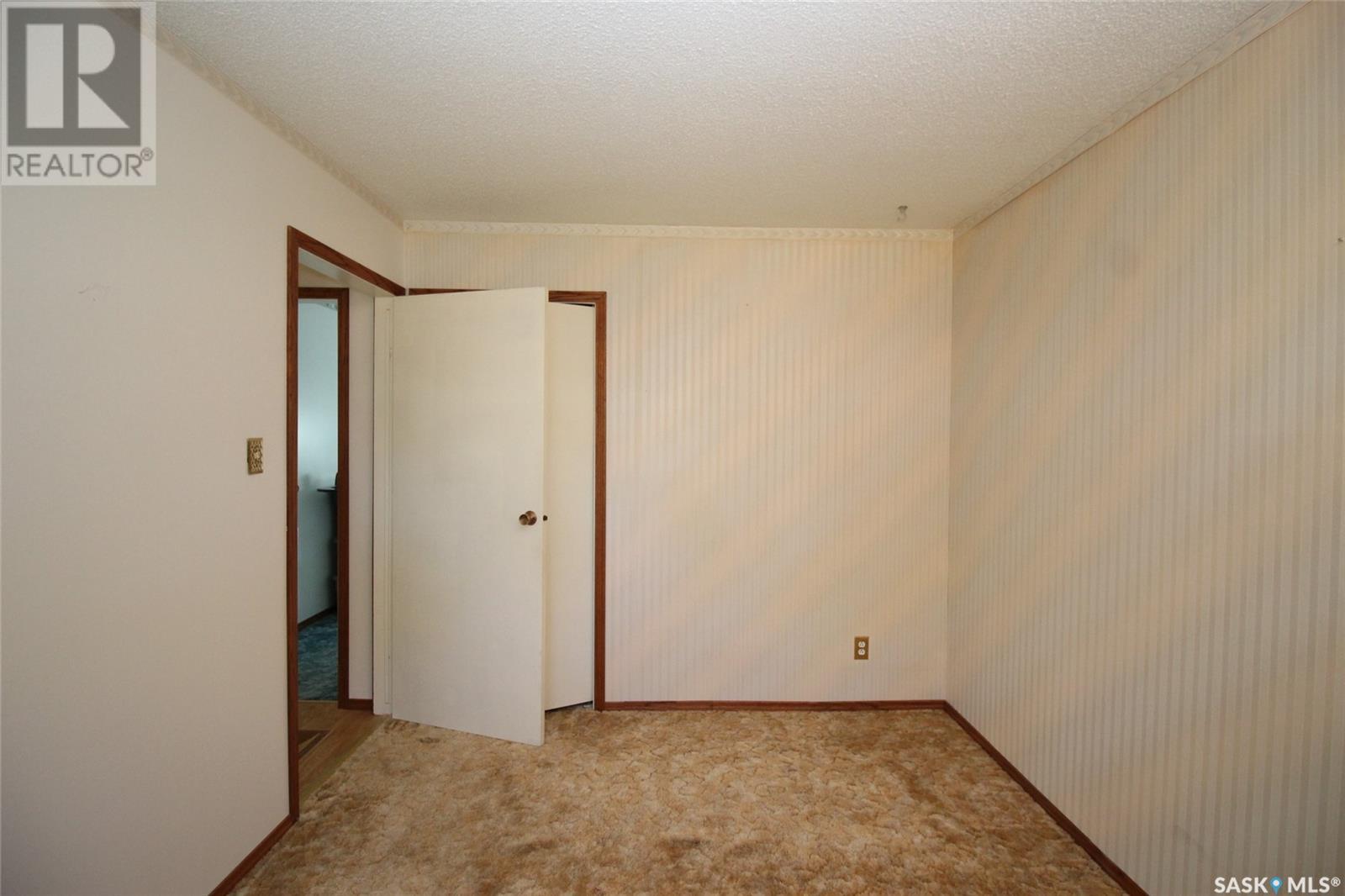 496 3rd Avenue E, Shaunavon, Saskatchewan  S0N 2M0 - Photo 23 - SK976344