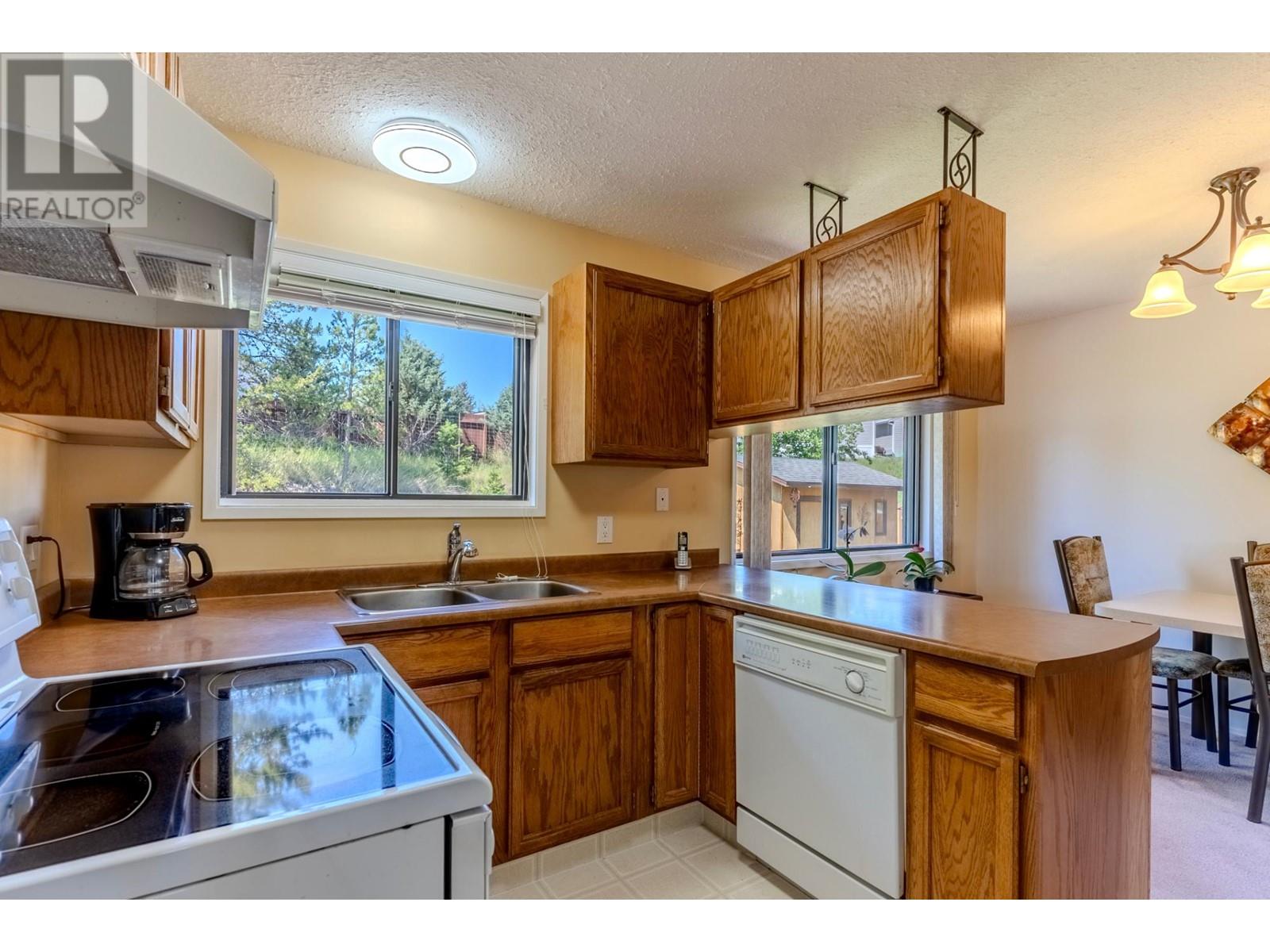 310 Cinnibar Crt, Logan Lake, British Columbia   - Photo 10 - 179811