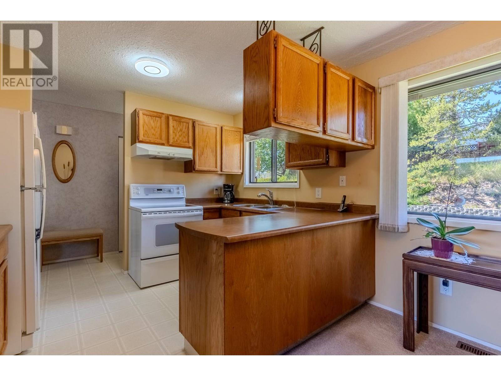 310 Cinnibar Crt, Logan Lake, British Columbia   - Photo 12 - 179811