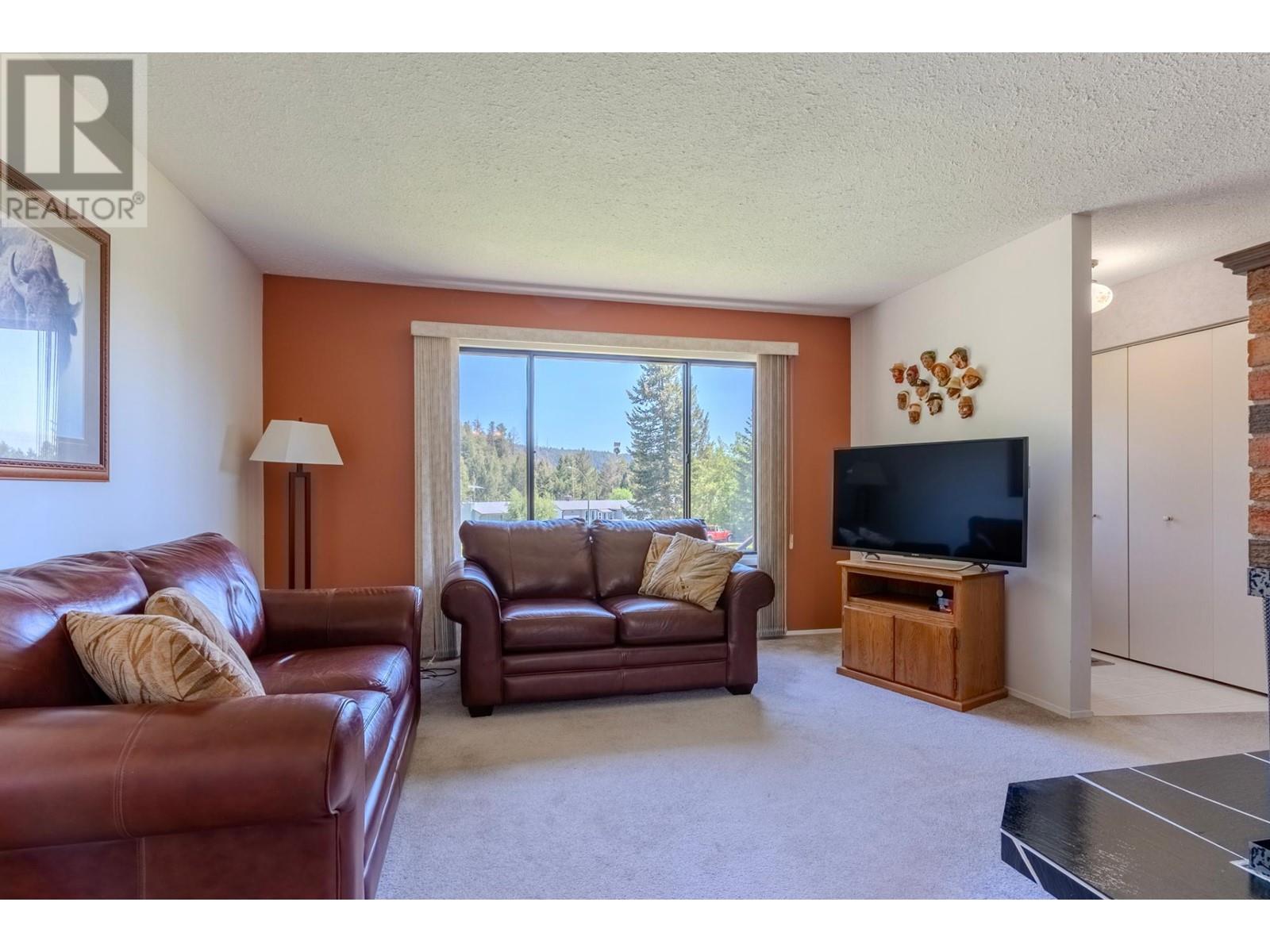 310 Cinnibar Crt, Logan Lake, British Columbia   - Photo 6 - 179811