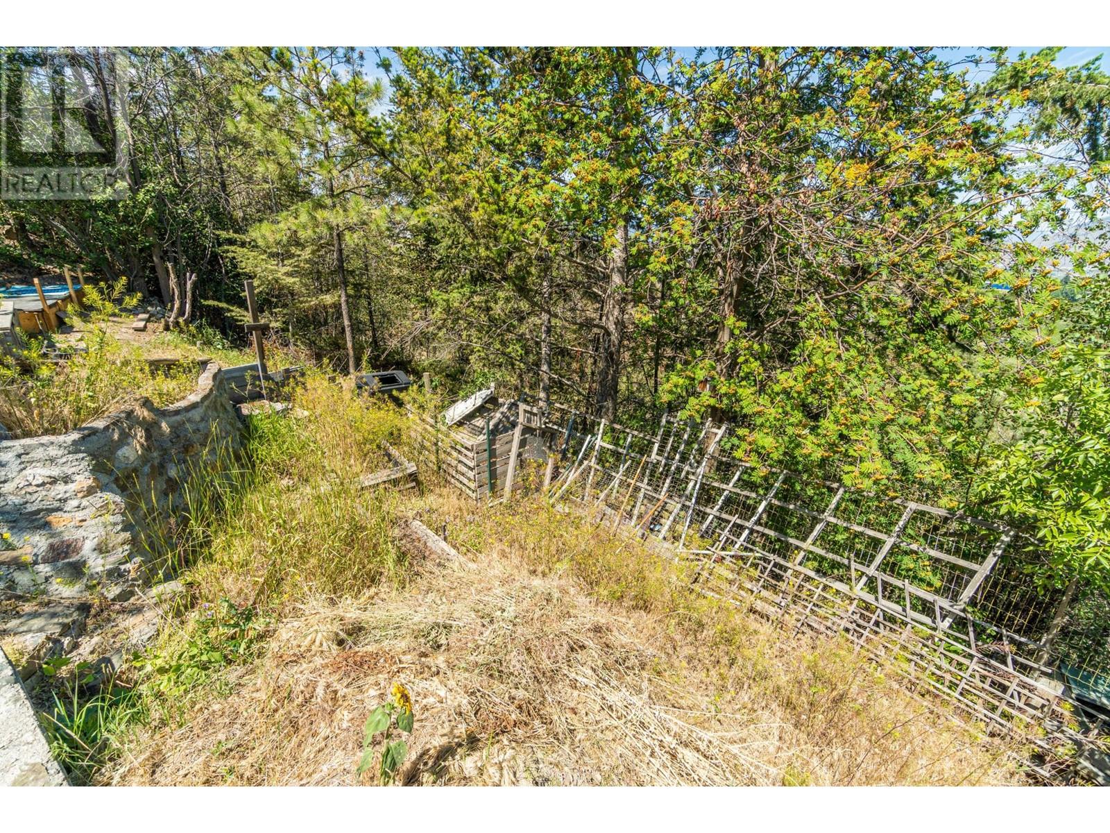 416 Waddington Drive, Kamloops, British Columbia   - Photo 35 - 179814