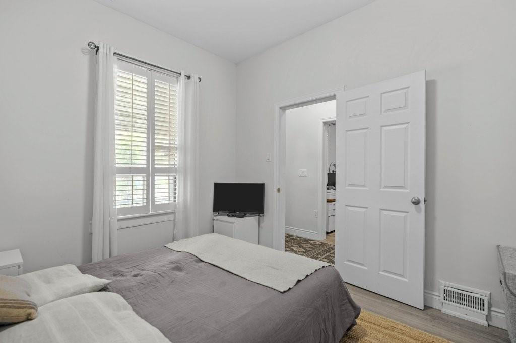 Image of property at 350 JOHN Street N