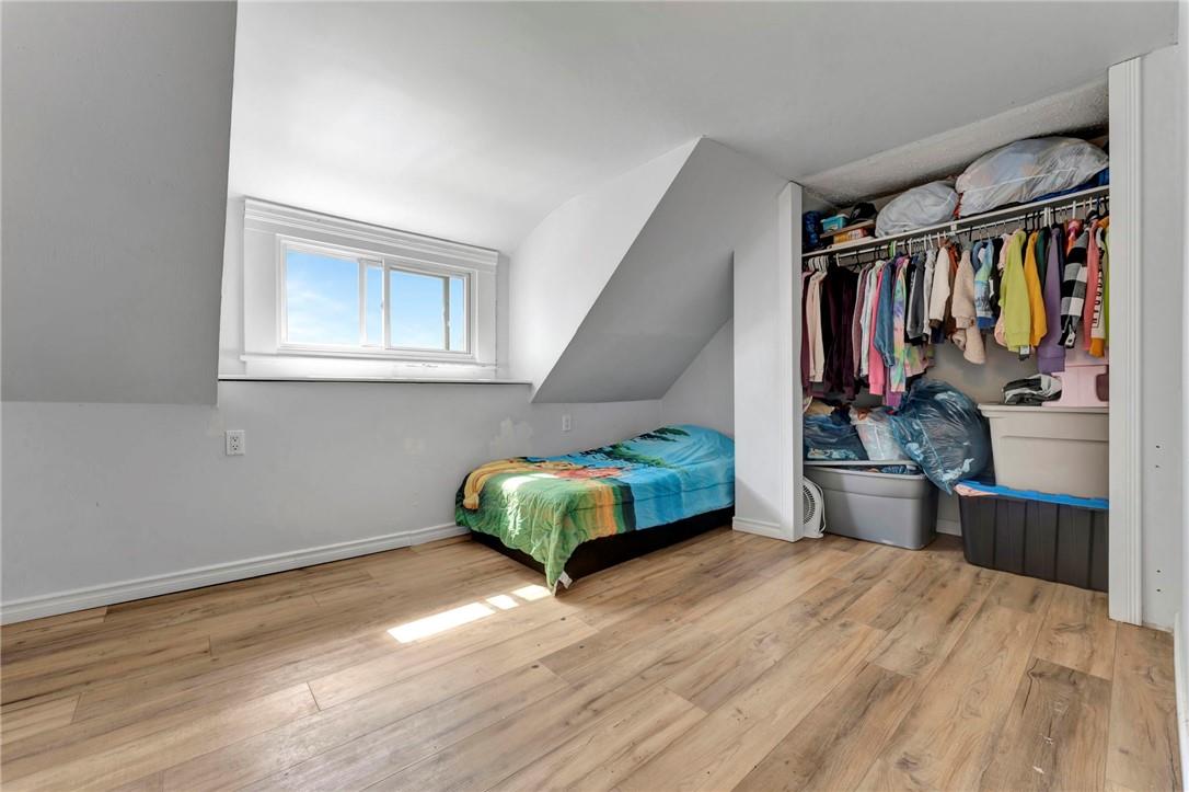 Image of property at 171 BALMORAL Avenue N