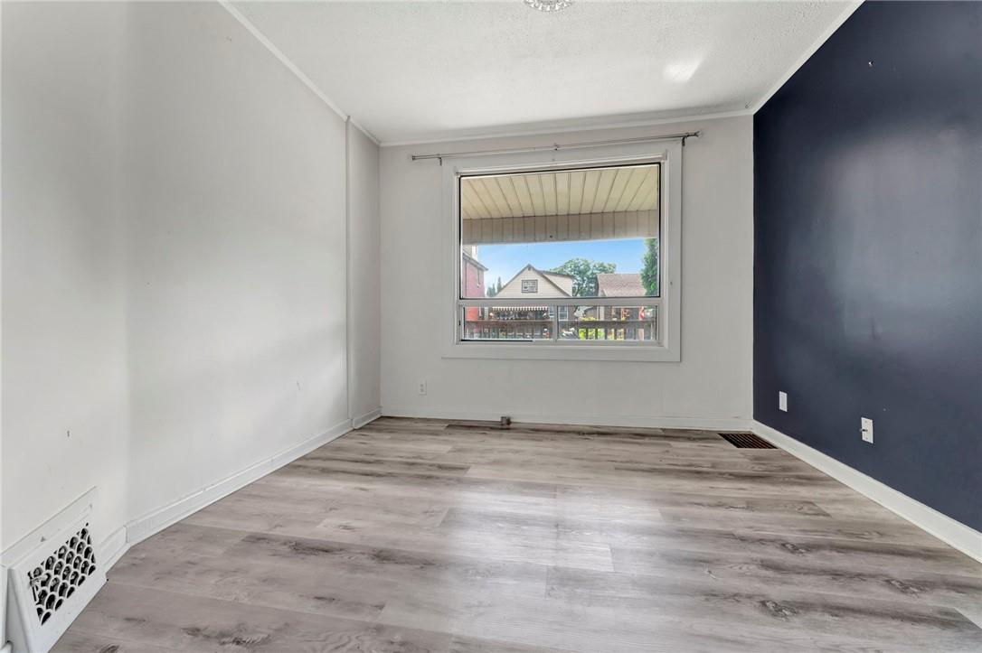 Image of property at 171 BALMORAL Avenue N