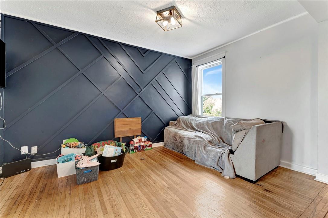 Image of property at 171 BALMORAL Avenue N