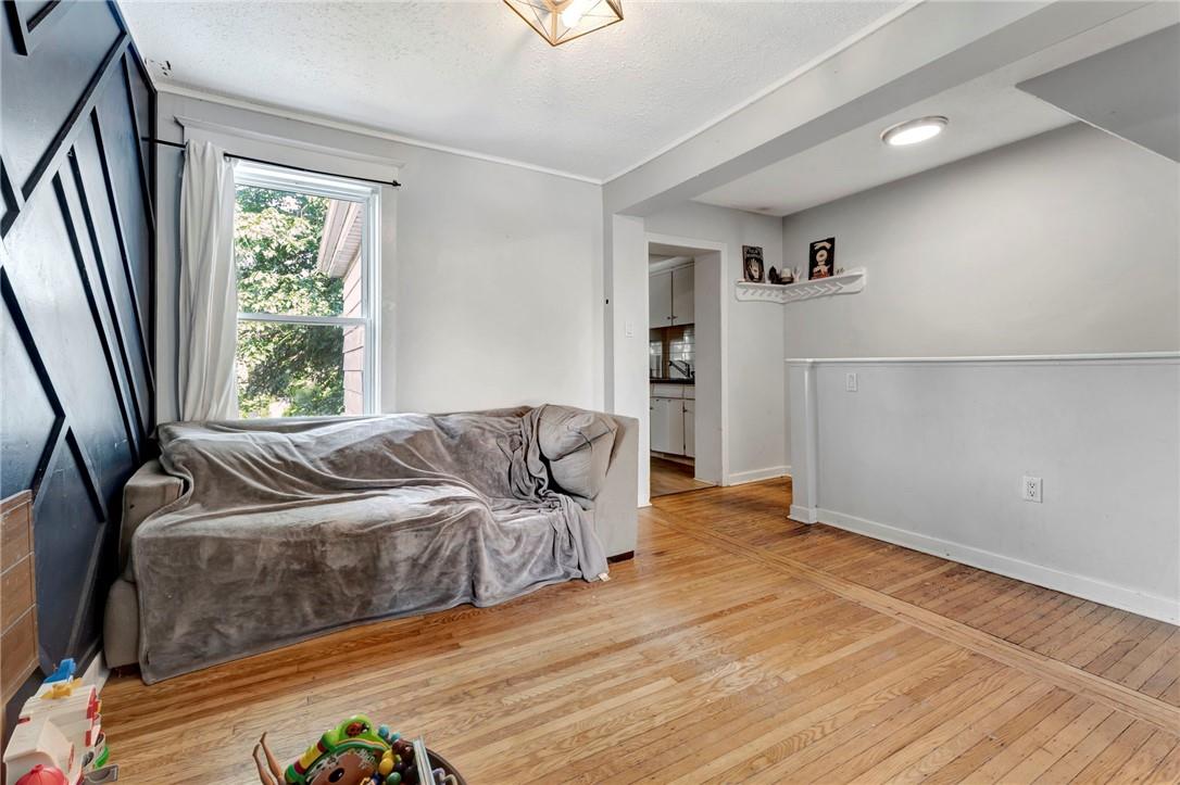 Image of property at 171 BALMORAL Avenue N