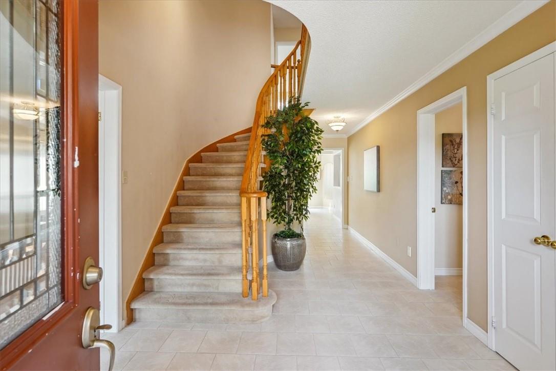 3 Thornton Trail, Hamilton, Ontario  L9H 6X9 - Photo 4 - H4197337