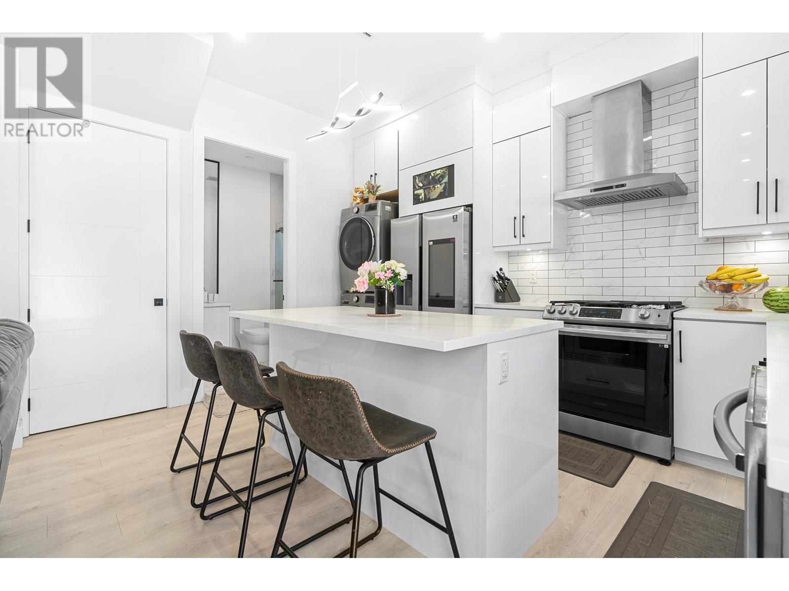 Listing Picture 10 of 34 : 465 E 57TH AVENUE, Vancouver / 溫哥華 - 魯藝地產 Yvonne Lu Group - MLS Medallion Club Member