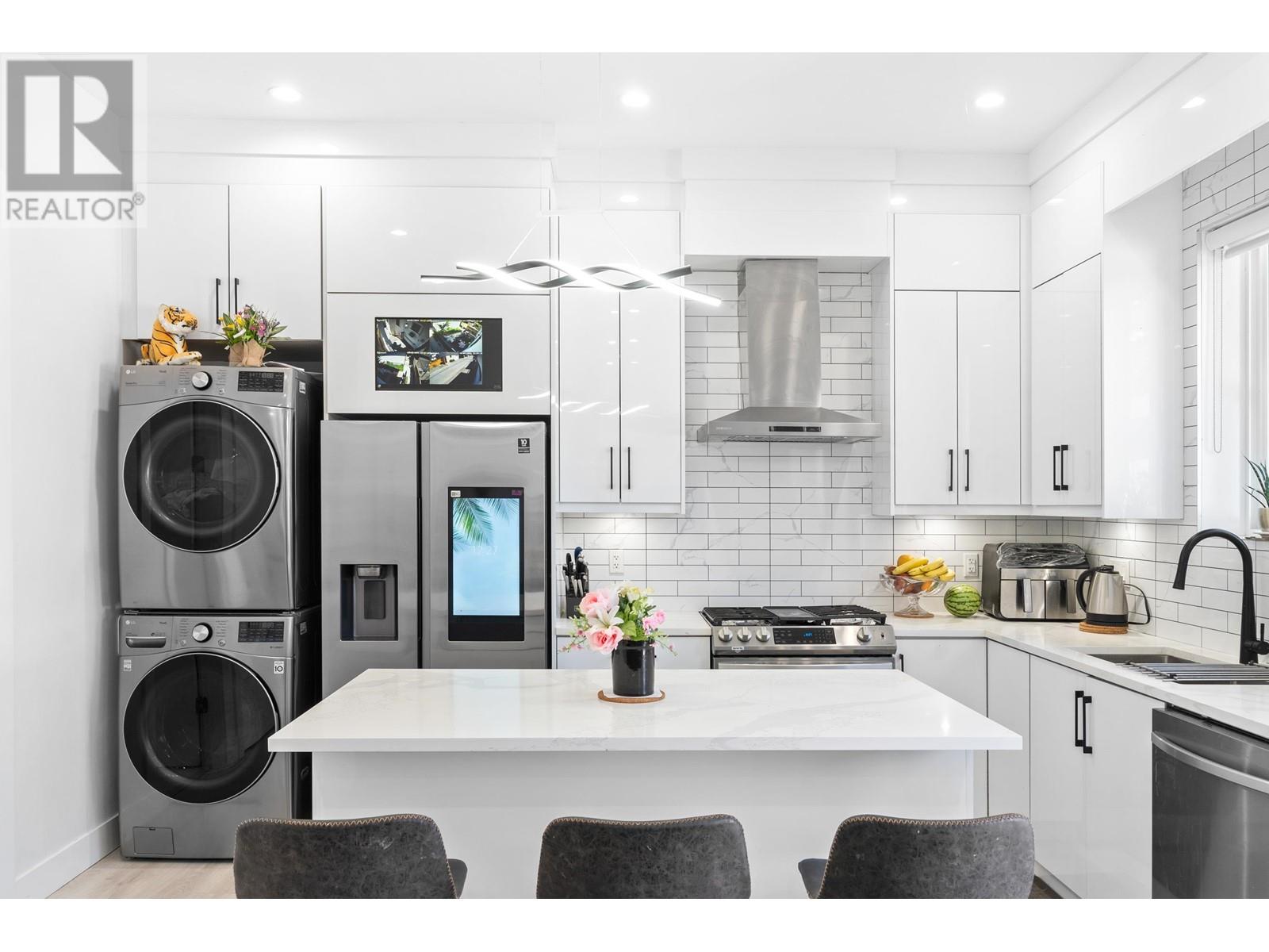 Listing Picture 4 of 34 : 465 E 57TH AVENUE, Vancouver / 溫哥華 - 魯藝地產 Yvonne Lu Group - MLS Medallion Club Member