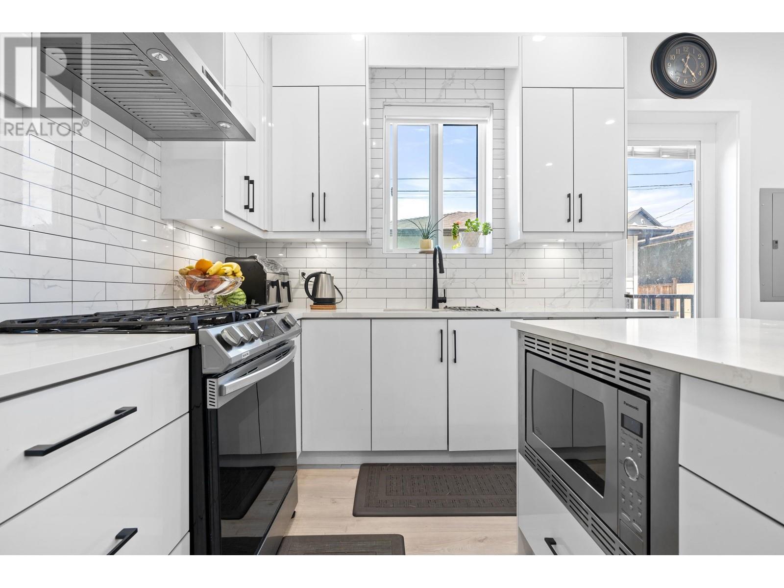 Listing Picture 12 of 34 : 465 E 57TH AVENUE, Vancouver / 溫哥華 - 魯藝地產 Yvonne Lu Group - MLS Medallion Club Member