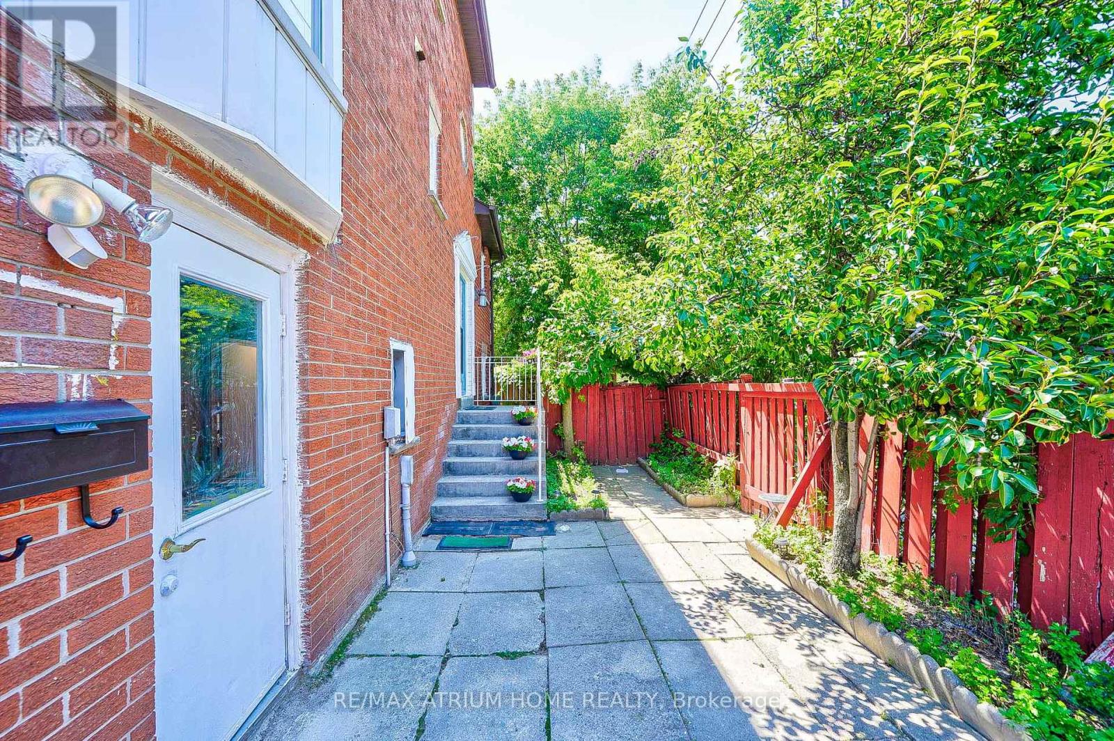 80 Massie Street, Toronto (Agincourt South-Malvern West), Ontario  M1S 4R1 - Photo 2 - E9035001