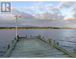 9114 3 Highway|997 Main St Mahone Bay