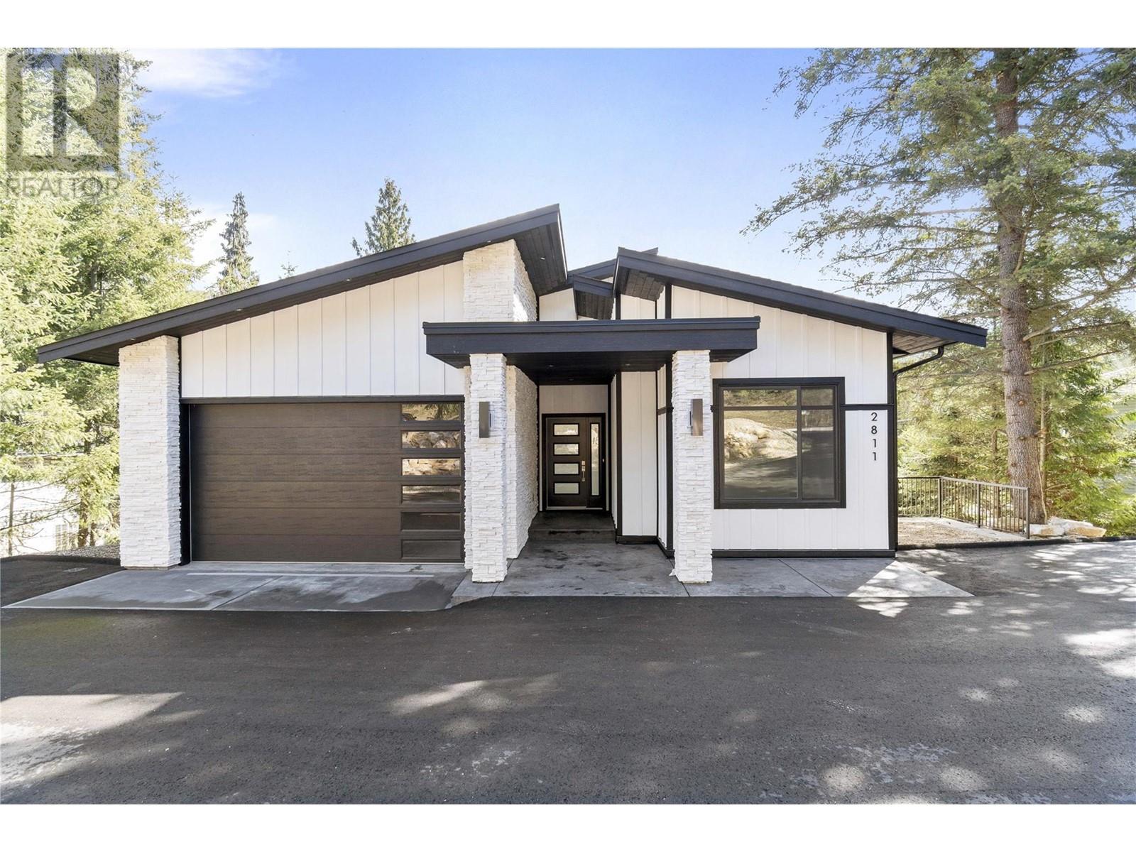 Property at 2811 Mountview Drive image 5