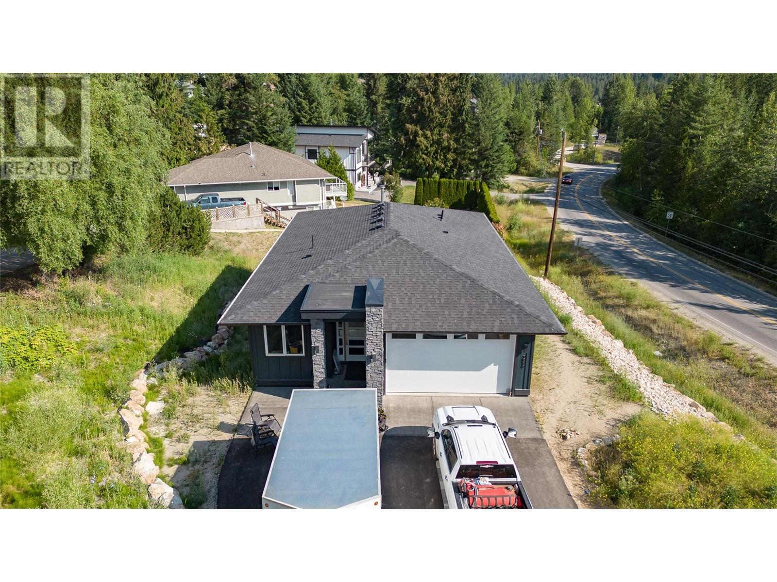 Property at 2819 Mountview Drive image 4