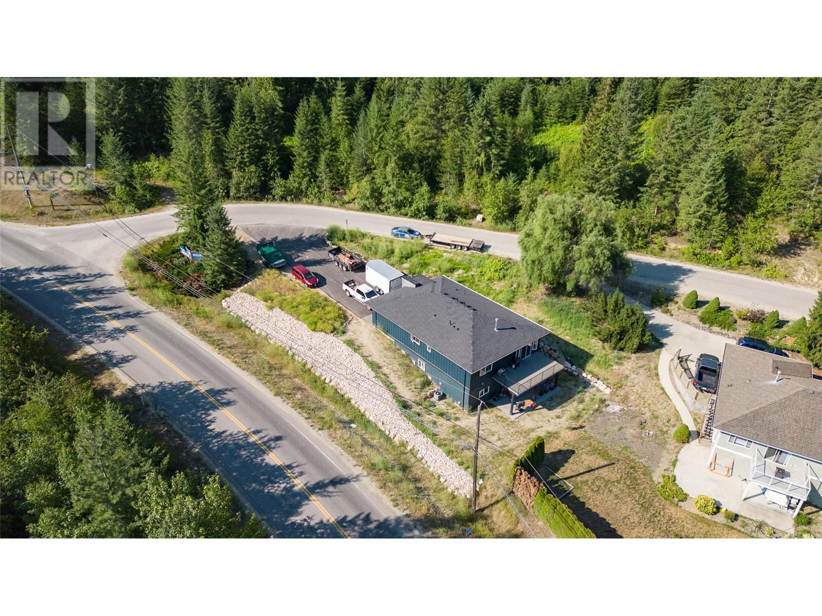 Property at 2819 Mountview Drive image 3