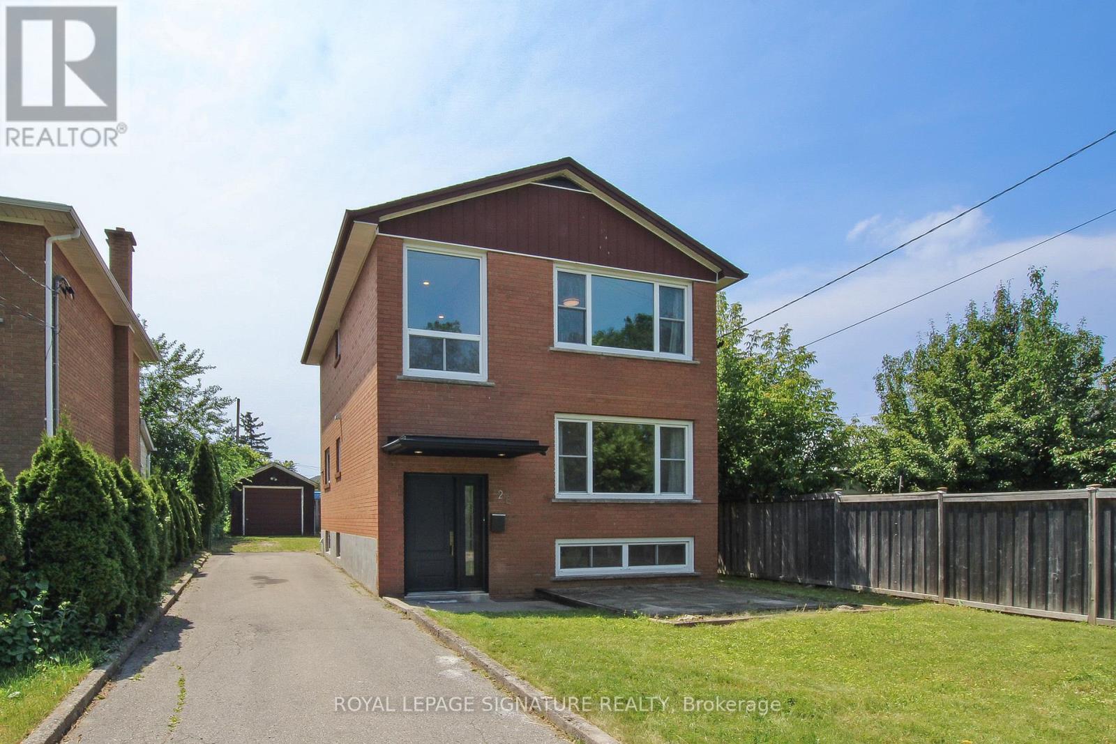 28 Highbury Road, Toronto (Humberlea-Pelmo Park), Ontario  M9M 2J7 - Photo 1 - W8477062