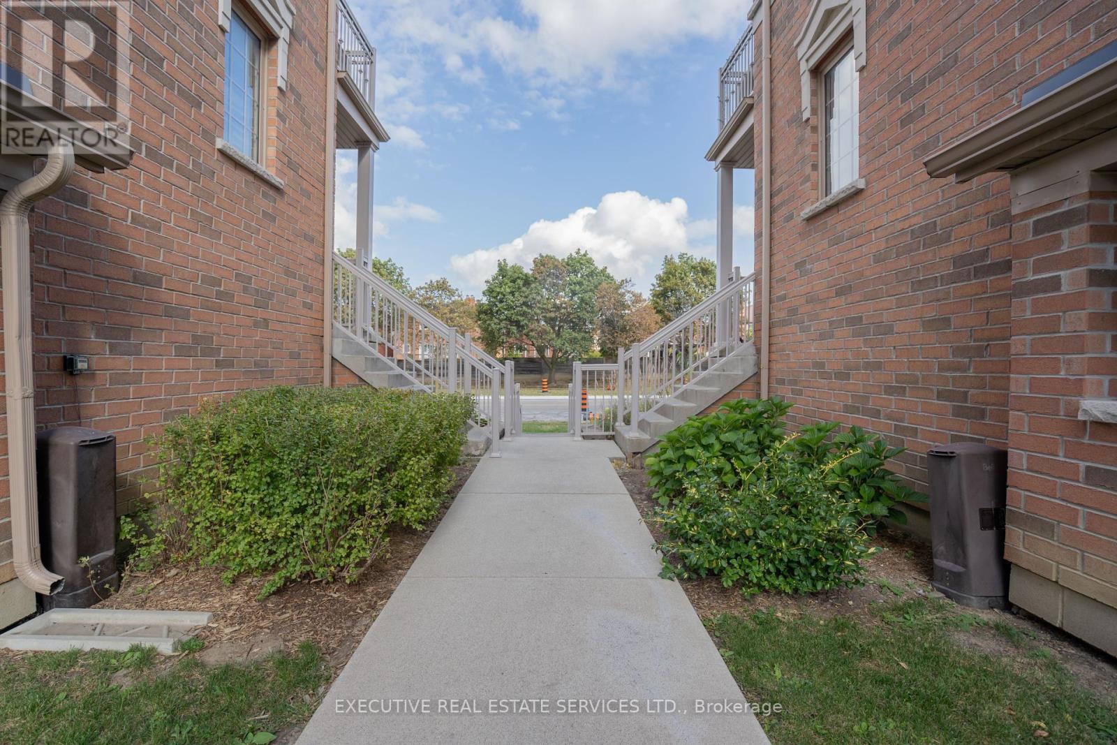 10 - 180 Howden Boulevard, Brampton (Westgate), Ontario  L6S 0E6 - Photo 4 - W9035117