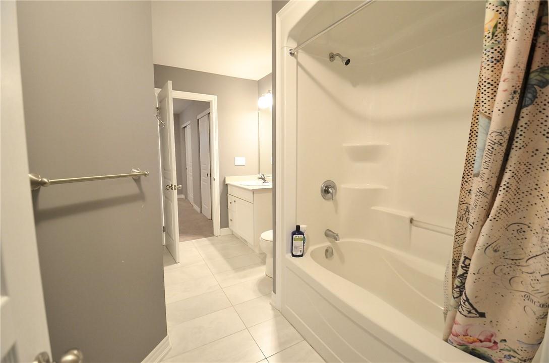 7768 Ascot Circle, Unit #7, Niagara Falls, Ontario  L2H 3P9 - Photo 16 - H4196084