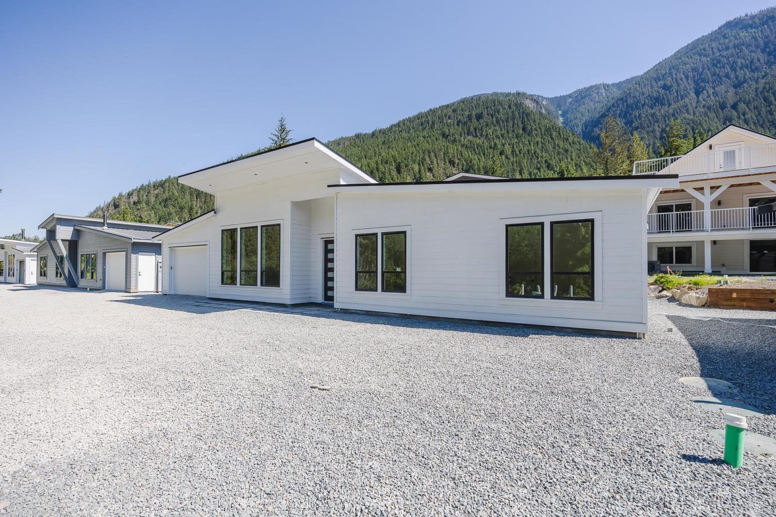 Hg185 71376 Grove Place, Sunshine Valley, British Columbia  V0X 1L5 - Photo 2 - R2904578