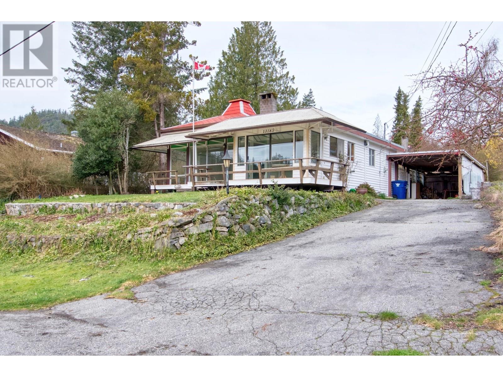 13185 SEXW'AMIN STREET, pender harbour, British Columbia