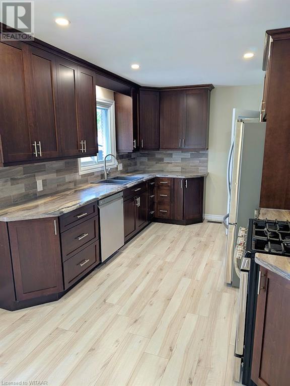 23 Tillson Avenue, Tillsonburg, Ontario  N4G 2Z7 - Photo 5 - 40619933