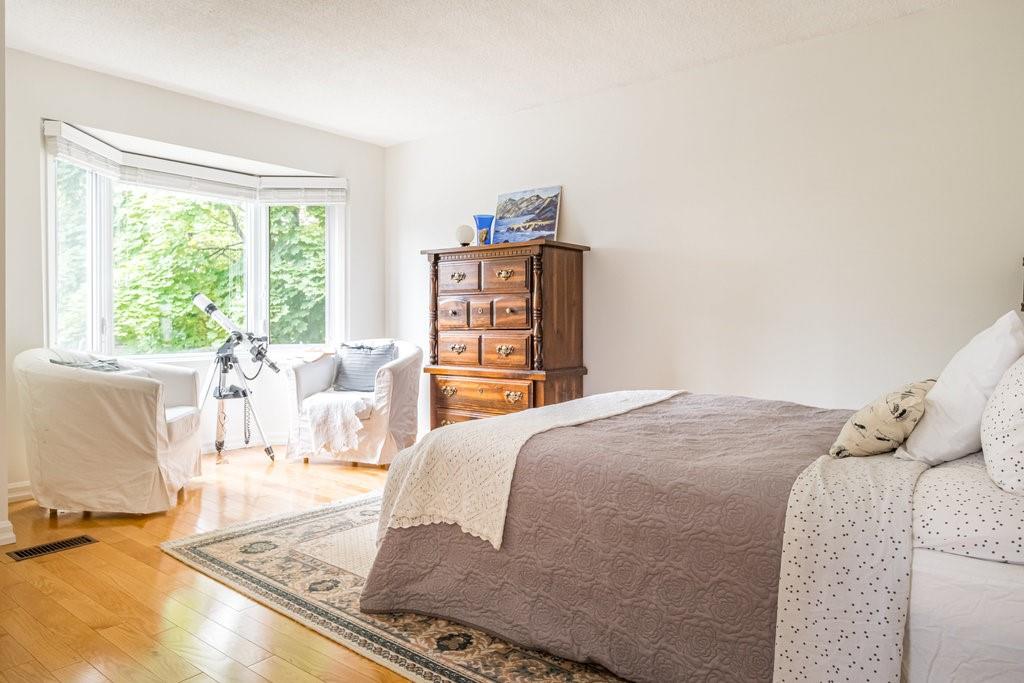 Image of property at 4 Knollwood Court