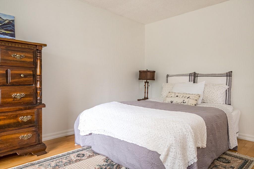 Image of property at 4 Knollwood Court