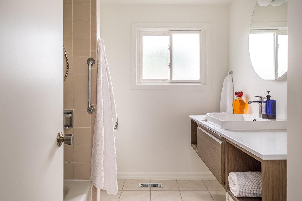 Image of property at 4 Knollwood Court