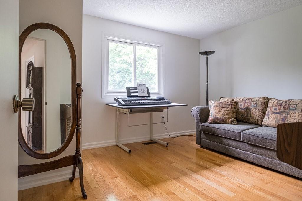 Image of property at 4 Knollwood Court