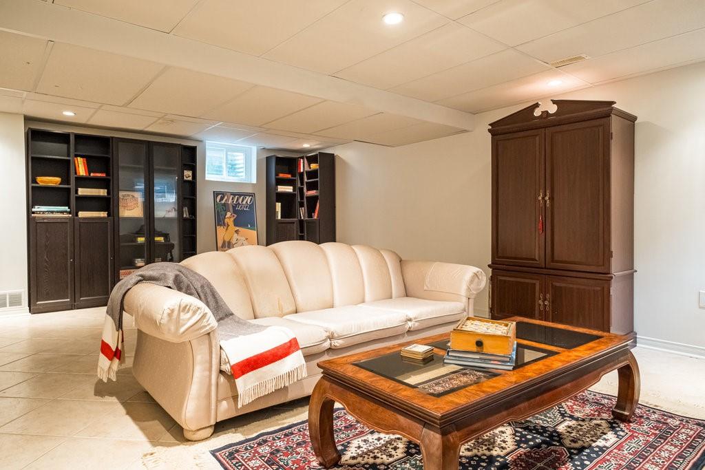 Image of property at 4 Knollwood Court