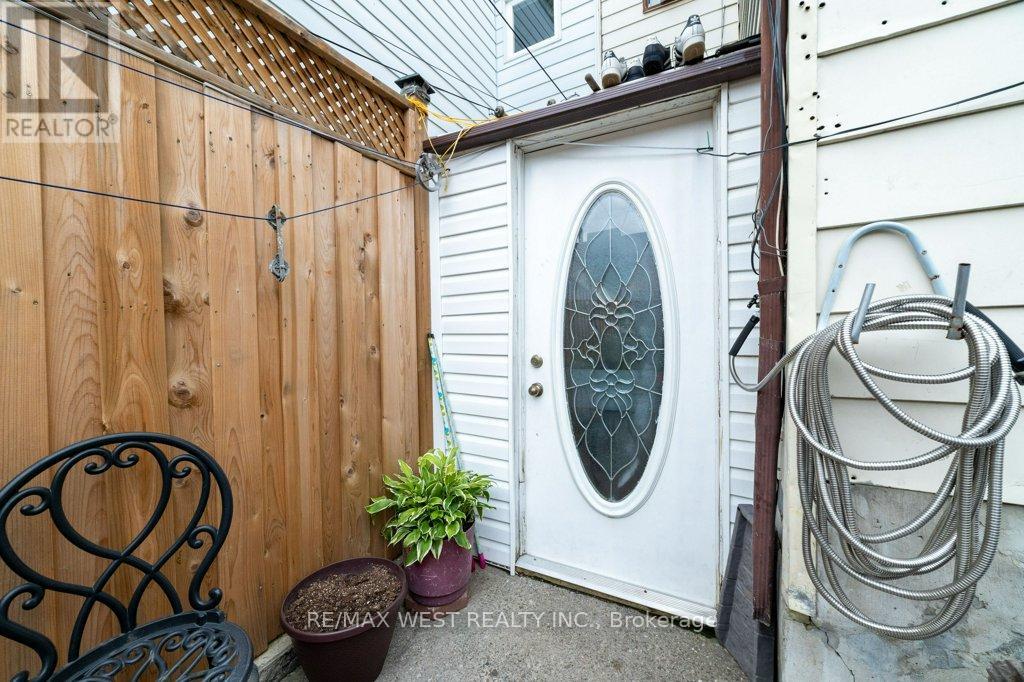 13 Rolyat Street, Toronto (Trinity-Bellwoods), Ontario  M6J 1S5 - Photo 25 - C9036322