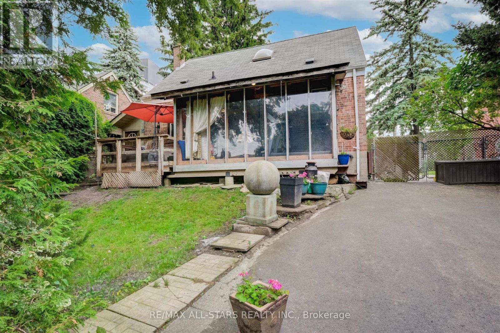 18 Aylesford Drive, Toronto (Birchcliffe-Cliffside), Ontario  M1M 1L7 - Photo 29 - E9036245