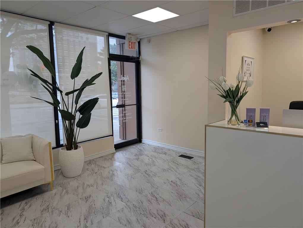 360 Queenston Road, Hamilton, Ontario  L8K 1H9 - Photo 1 - H4198527