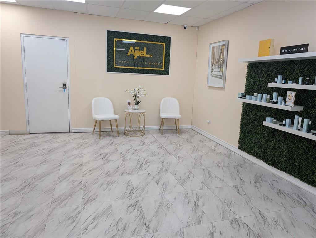 360 Queenston Road, Hamilton, Ontario  L8K 1H9 - Photo 2 - H4198527