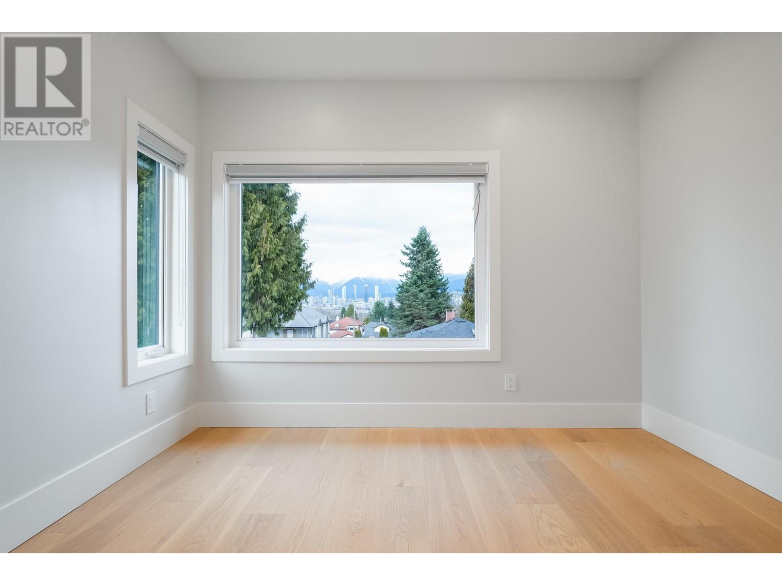 Listing Picture 20 of 37 : 4735 SHEPHERD STREET, Burnaby / 本拿比 - 魯藝地產 Yvonne Lu Group - MLS Medallion Club Member