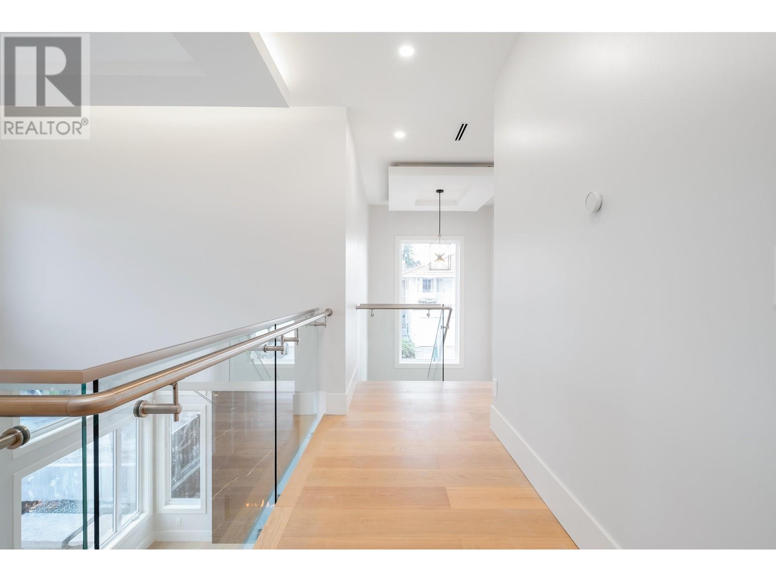 Listing Picture 17 of 37 : 4735 SHEPHERD STREET, Burnaby / 本拿比 - 魯藝地產 Yvonne Lu Group - MLS Medallion Club Member