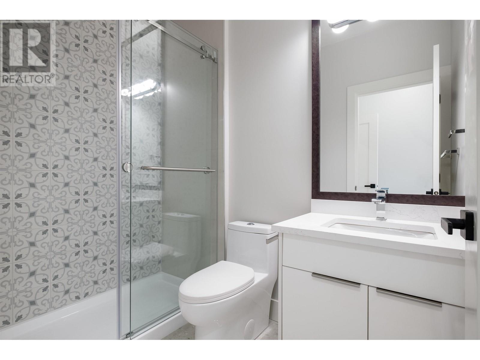 Listing Picture 30 of 37 : 4735 SHEPHERD STREET, Burnaby / 本拿比 - 魯藝地產 Yvonne Lu Group - MLS Medallion Club Member