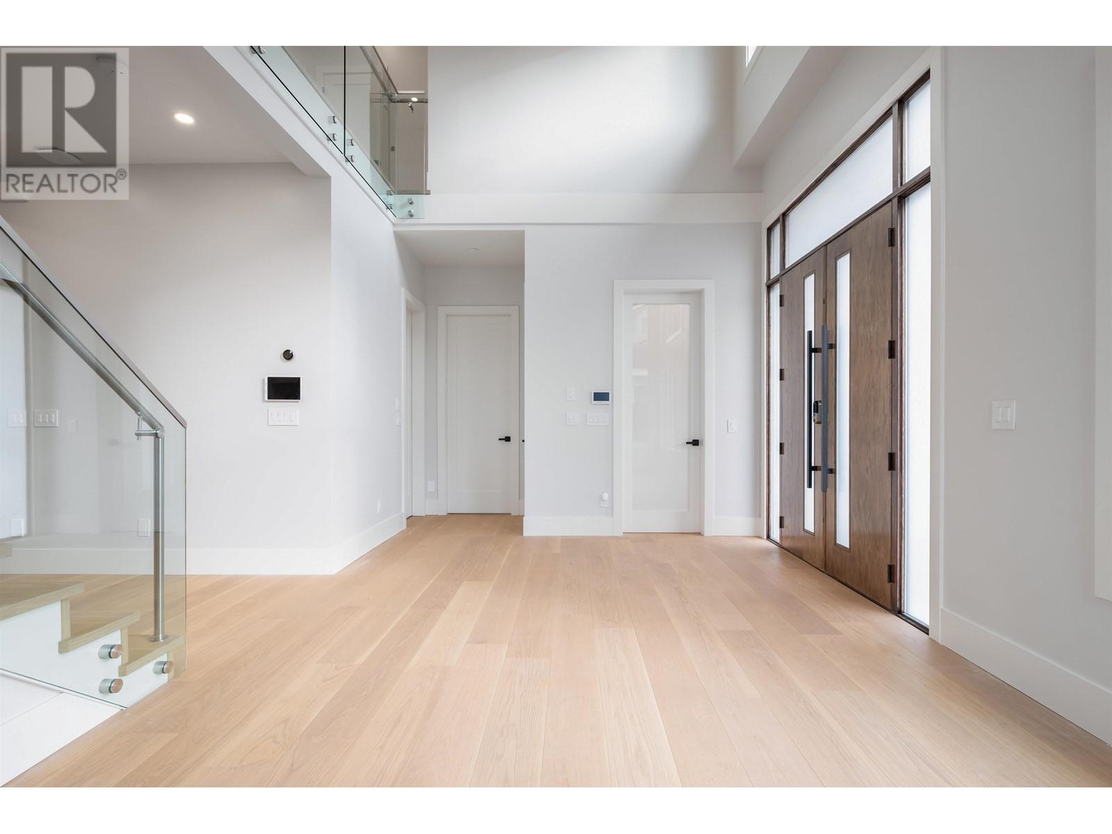 Listing Picture 32 of 37 : 4735 SHEPHERD STREET, Burnaby / 本拿比 - 魯藝地產 Yvonne Lu Group - MLS Medallion Club Member