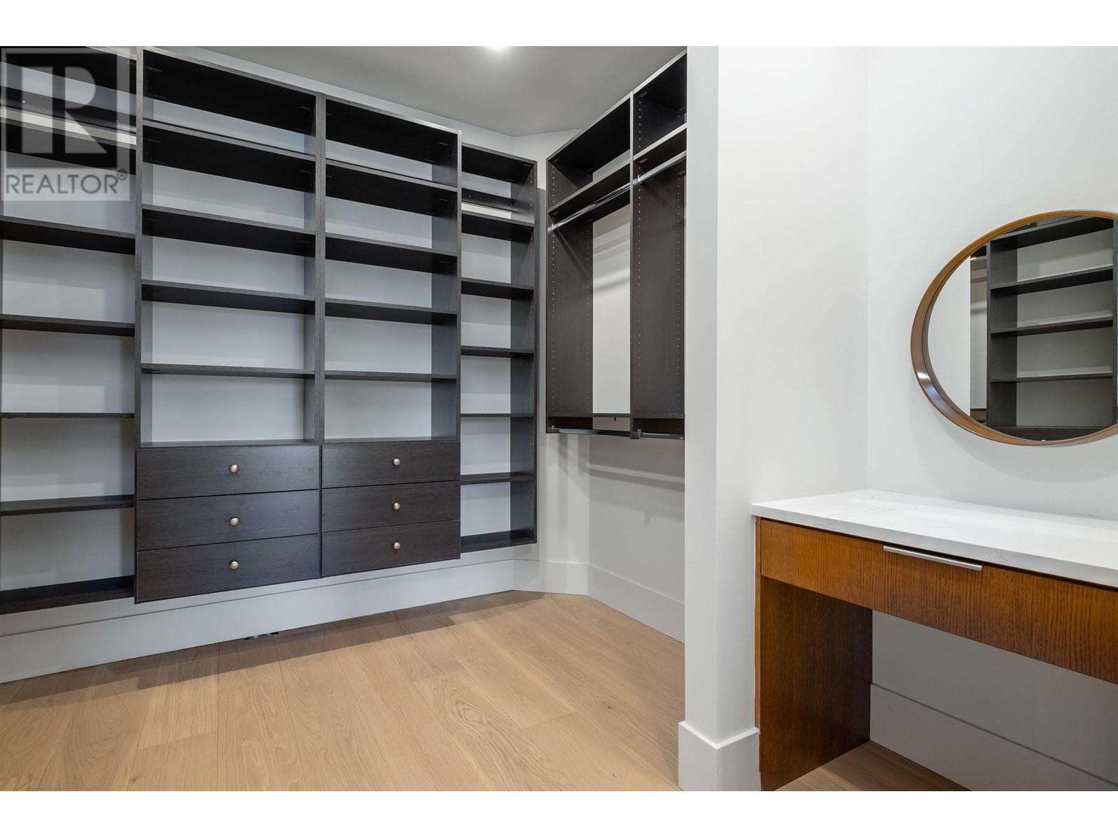 Listing Picture 34 of 37 : 4735 SHEPHERD STREET, Burnaby / 本拿比 - 魯藝地產 Yvonne Lu Group - MLS Medallion Club Member