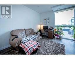 60 CHARLES Street W Unit# 701