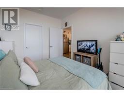 60 CHARLES Street W Unit# 701