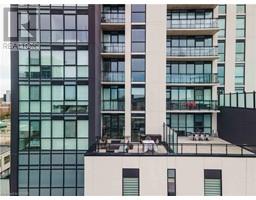 60 CHARLES Street W Unit# 701