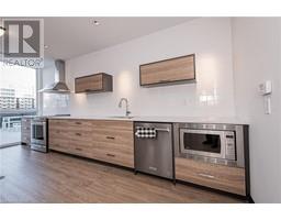 60 CHARLES Street W Unit# 701